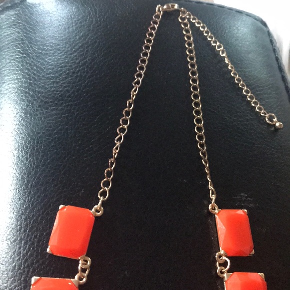 EUC. FACETED ORANGE NECKLACE or wear backwards - Picture 5 of 5